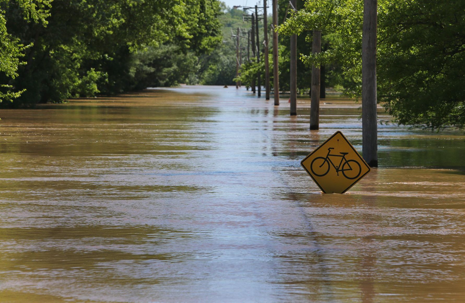 The rising Meramec causes many headaches in Fenton